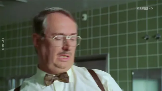 Кадры из сериала Комиссар Рекс (1994)