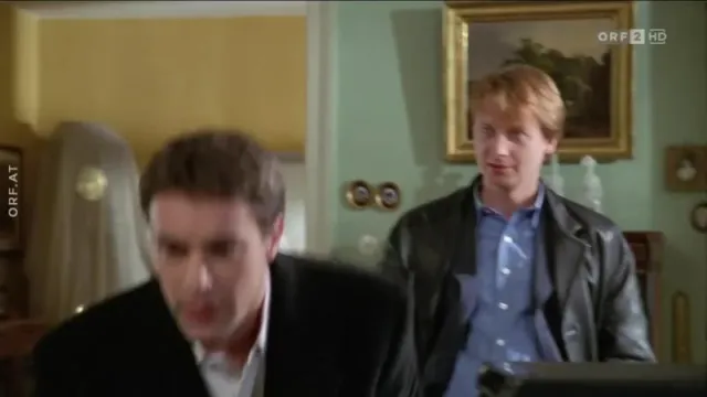 Кадры из сериала Комиссар Рекс (1994)